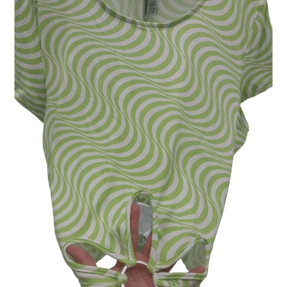 Just Polly Womens Junior Flower Cutout Crop Top Sz 3X Shirt Pullover Green Wavy - Picture 2 of 10